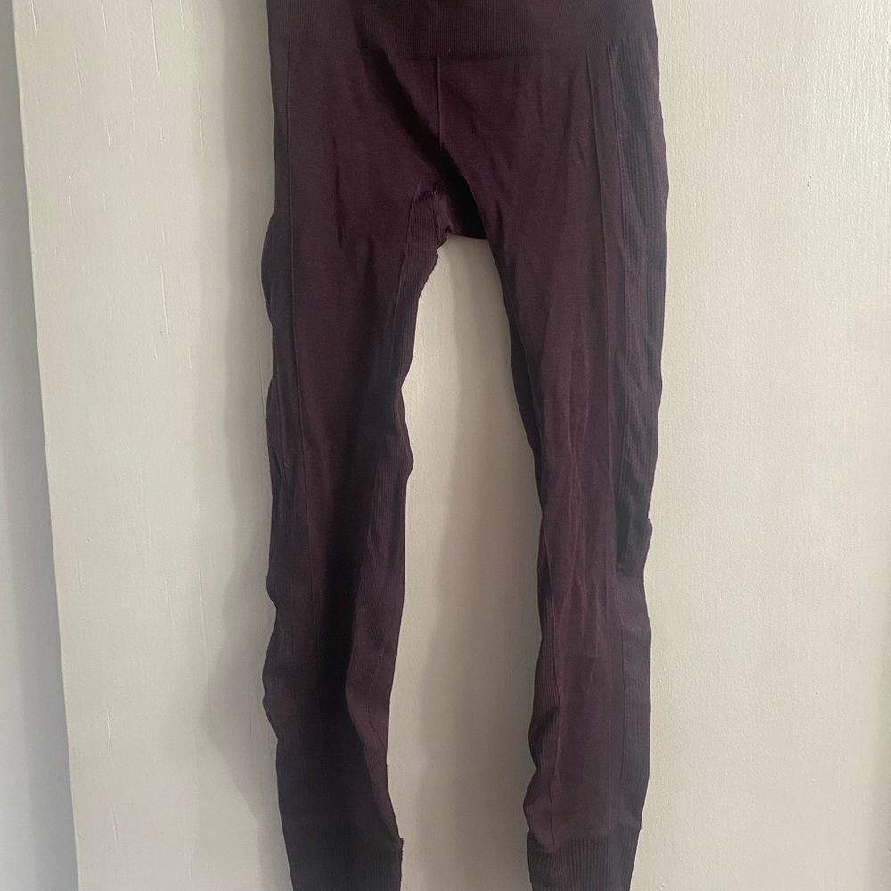 Lululemon ebb to flow leggings